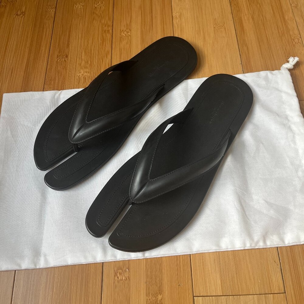 Maison Margiela Tabi flip flops icon